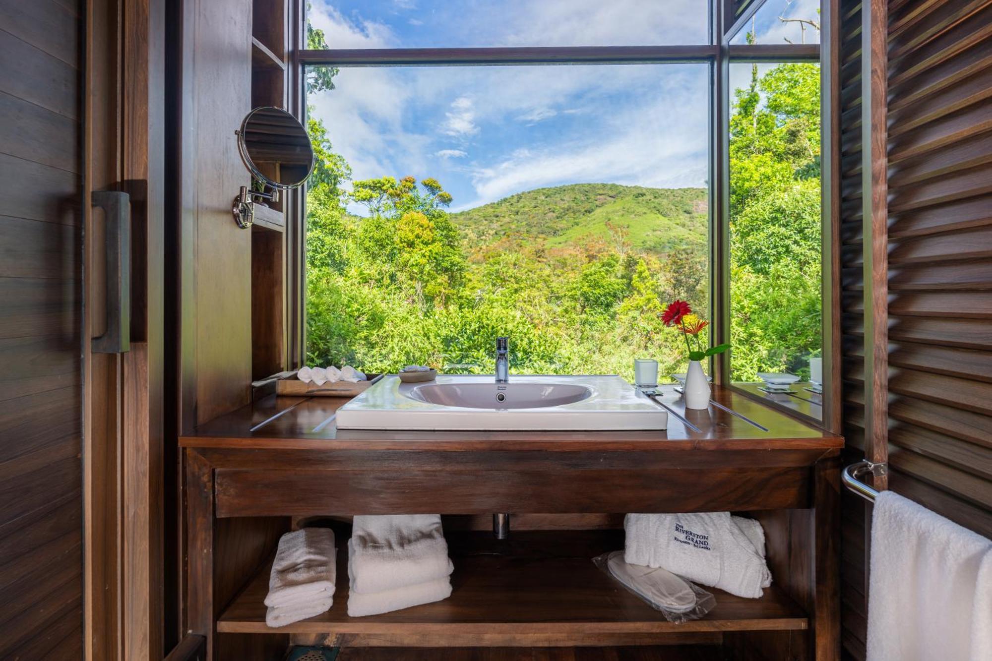 The Riverston Grand Matale Bagian luar foto